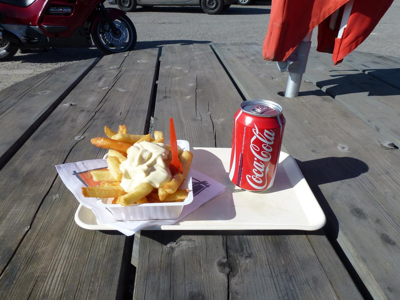 Klassische Dickmacher: Coca-Cola und Pommes Klassische Dickmacher: Coca-Cola und Pommes