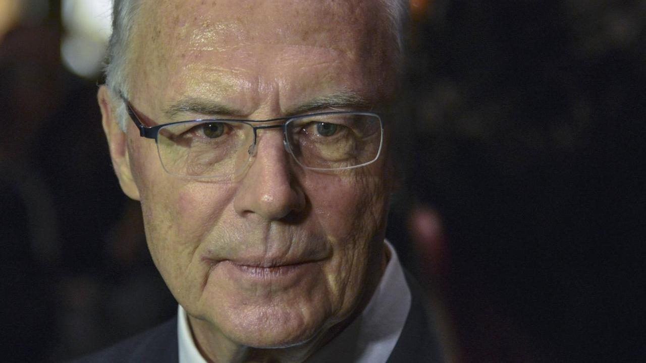 Sommermärchen-Affäre - Beckenbauer Könnte Strafe Entgehen ...