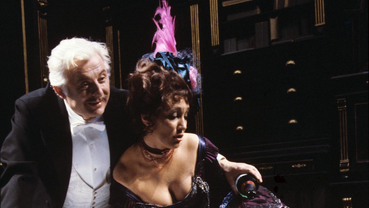 Edda Moser 1983 in der "Fledermaus" von Johann Strauss Edda Moser 1983 in der "Fledermaus" von Johann Strauss