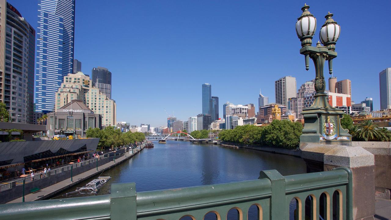Blick von der "Princes Bridge" auf die Innenstadt von Melbourne. Blick von der "Princes Bridge" auf die Innenstadt von Melbourne.