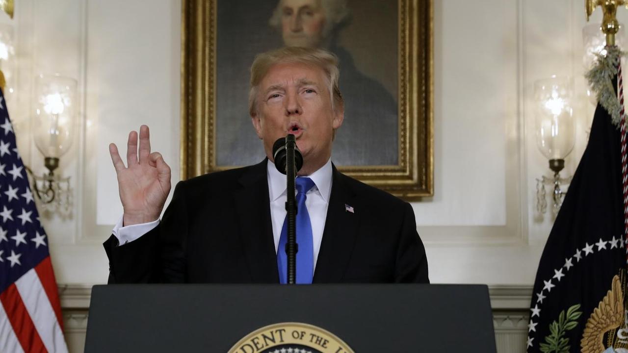 US-Präsident Donald Trump während seiner Rede über das Atomabkommen mit dem Iran. US-Präsident Donald Trump während seiner Rede über das Atomabkommen mit dem Iran.