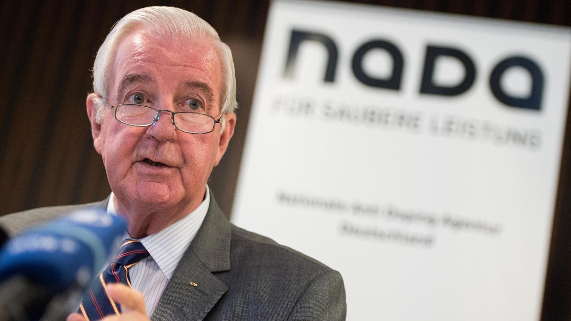 WADA-Präsident Craig Reedie spricht am 12.11.2014 in Berlin auf einer Pressekonferenz der Nationalen Anti-Doping-Agentur (NADA) und der Welt-Anti-Doping-Agentur (WADA). WADA-Präsident Craig Reedie spricht am 12.11.2014 in Berlin auf einer Pressekonferenz der Nationalen Anti-Doping-Agentur (NADA) und der Welt-Anti-Doping-Agentur (WADA).
