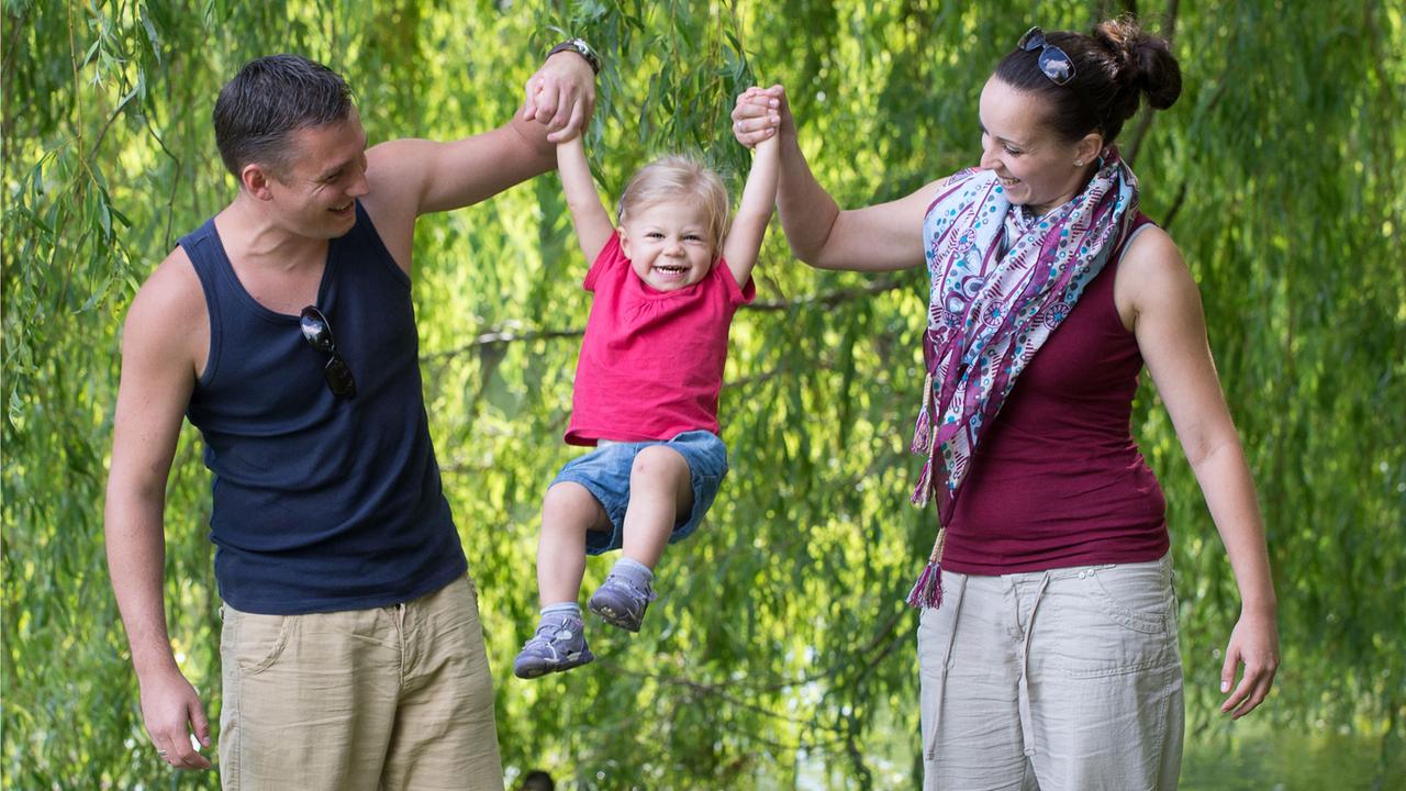 Eine Familie im Park