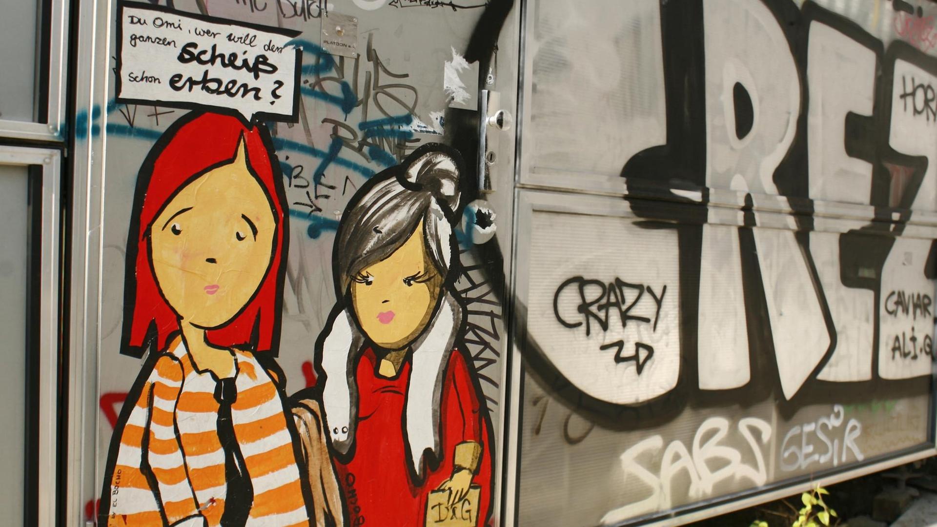 Ein Motiv des Street-Art-Künstlers "El Bocho" - Die Figut "Poor Hannah" im Streifenpulli und ihre Oma im Luxusoutfit mit teuren Markenklamotten und die Sprechblase mit den Worten; "Du Omi, wer soll den ganzen Scheiß schon erben?", aufgenommen in Berlin im Bezirk Mitte im April 2011. Berlin ist ein Zentrum für Street Art, das Künstler aus dem In- und Ausland anzieht. El Bocho ist mit seinen Werken in Berlin im Satdteil Mitte sehr präsent. Seine Werke erinnern an Comics mit Unterschriften oder Sprechblasen. Zwei seiner Hauptfiguren sind "Little Lucy" und ihre Katze, die von dem Mädchen allerhand erdulden muss. Aber auch großflächige Porträts und immer wieder Überwachunskameras gehören zu seinem originellen Repertoire. ACHTUNG REDAKTIONEN: Nur zur redaktionellen Verwendung bei Nennung des Namens der Künstlers "El Bocho". Verwendung zu Werbezwecken nur nach Rücksprache mit dem Künstler. Foto: Wolfram Steinberg Ein Motiv des Street-Art-Künstlers "El Bocho" - Die Figut "Poor Hannah" im Streifenpulli und ihre Oma im Luxusoutfit mit teuren Markenklamotten und die Sprechblase mit den Worten; "Du Omi, wer soll den ganzen Scheiß schon erben?", aufgenommen in Berlin im Bezirk Mitte im April 2011. Berlin ist ein Zentrum für Street Art, das Künstler aus dem In- und Ausland anzieht. El Bocho ist mit seinen Werken in Berlin im Satdteil Mitte sehr präsent. Seine Werke erinnern an Comics mit Unterschriften oder Sprechblasen. Zwei seiner Hauptfiguren sind "Little Lucy" und ihre Katze, die von dem Mädchen allerhand erdulden muss. Aber auch großflächige Porträts und immer wieder Überwachunskameras gehören zu seinem originellen Repertoire. ACHTUNG REDAKTIONEN: Nur zur redaktionellen Verwendung bei Nennung des Namens der Künstlers "El Bocho". Verwendung zu Werbezwecken nur nach Rücksprache mit dem Künstler. Foto: Wolfram Steinberg