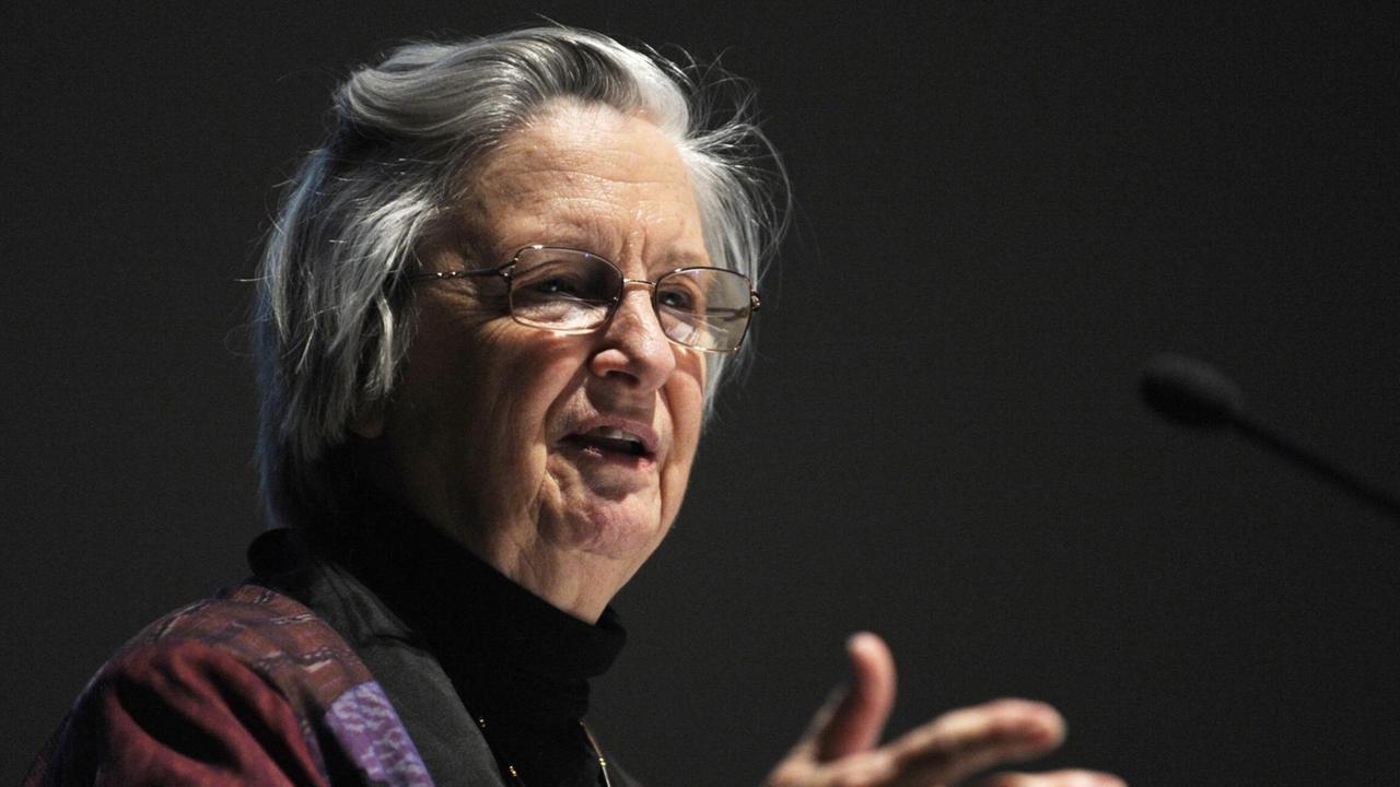 Im Rahmen der Climate Lecture 2010 spricht die Nobelpreisträgerin Elinor Ostrom am Dienstag (22.06.2010) im Audimax in der Technischen Universität Berlin (TU Berlin) zu den Studenten und weiteren Gästen. Im Rahmen der Climate Lecture 2010 spricht die Nobelpreisträgerin Elinor Ostrom am Dienstag (22.06.2010) im Audimax in der Technischen Universität Berlin (TU Berlin) zu den Studenten und weiteren Gästen.