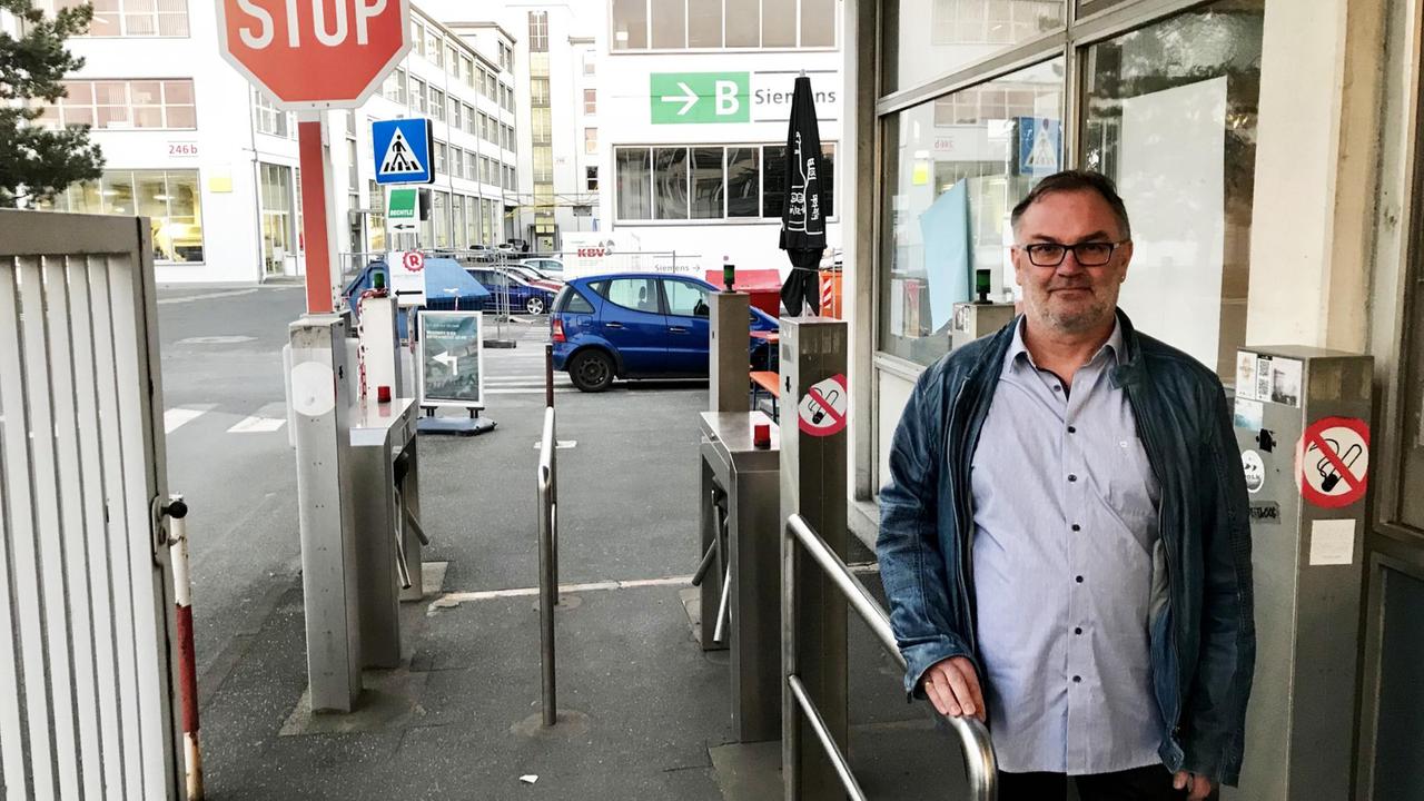 Harald Dix, Ex-Betriebsratsvorsitzender bei AEG in der Fürther Straße in Nürnberg Harald Dix, Ex-Betriebsratsvorsitzender bei AEG in der Fürther Straße in Nürnberg