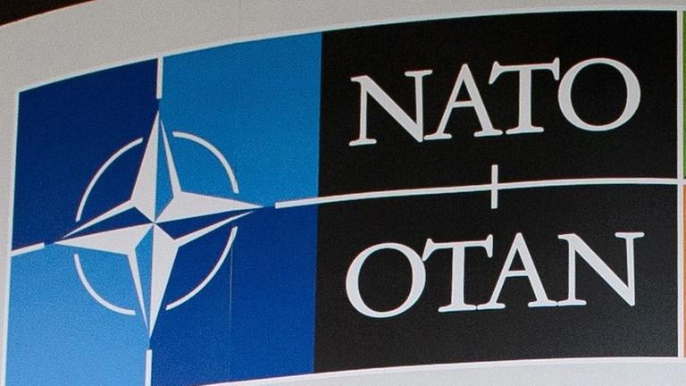 Das Nato-Logo (Archivbild). Das Nato-Logo (Archivbild).