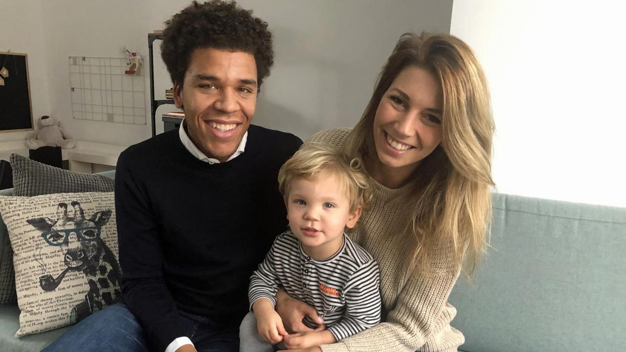 Kenneth Stam mit seiner Frau Dominique und seinem Sohn Jonah Kenneth Stam mit seiner Frau Dominique und seinem Sohn Jonah