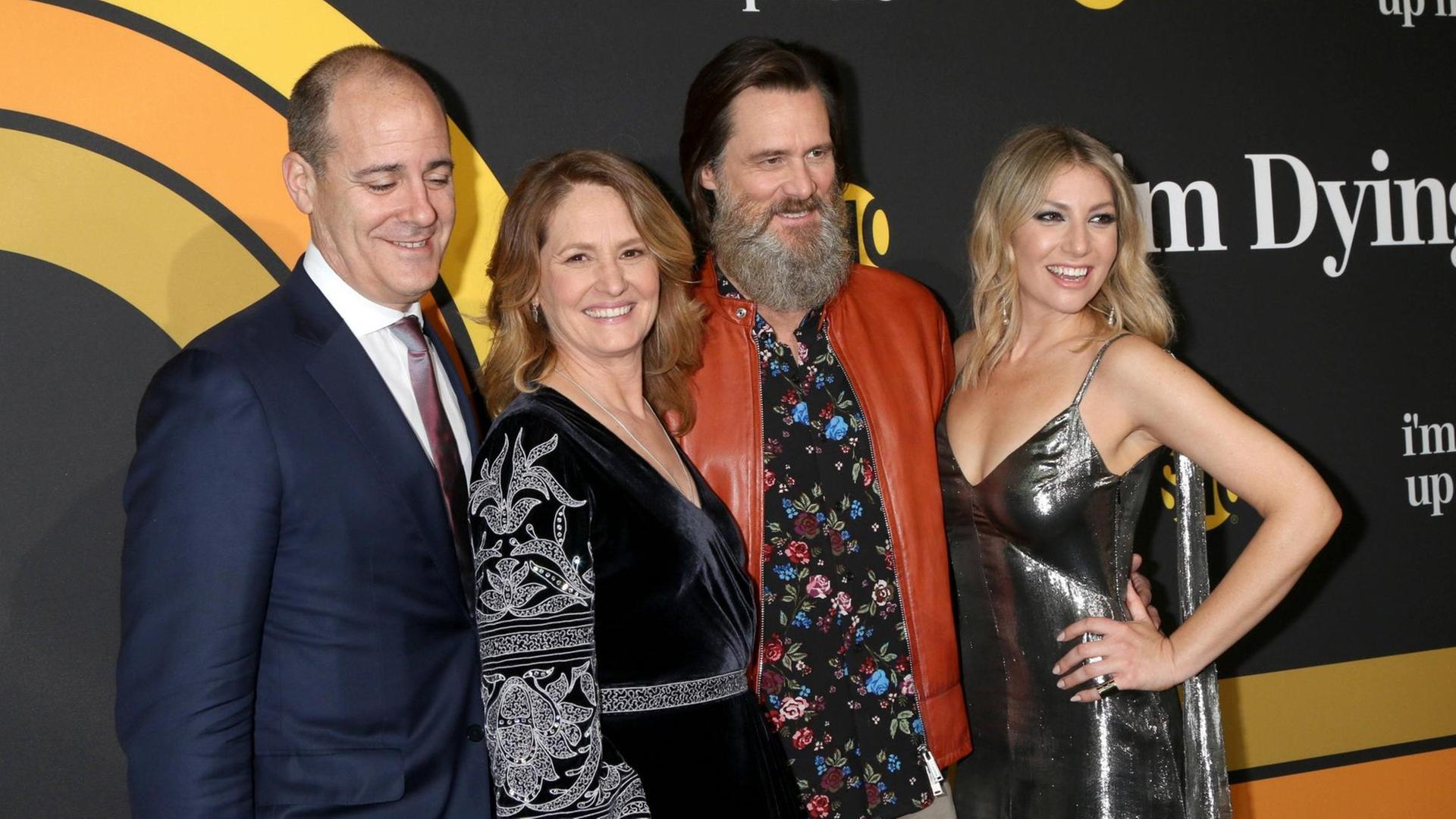 David Nevins, Melissa Leo, Jim Carrey und Ari Graynor bei der Premiere von I'm dying up here. David Nevins, Melissa Leo, Jim Carrey und Ari Graynor bei der Premiere von I'm dying up here.