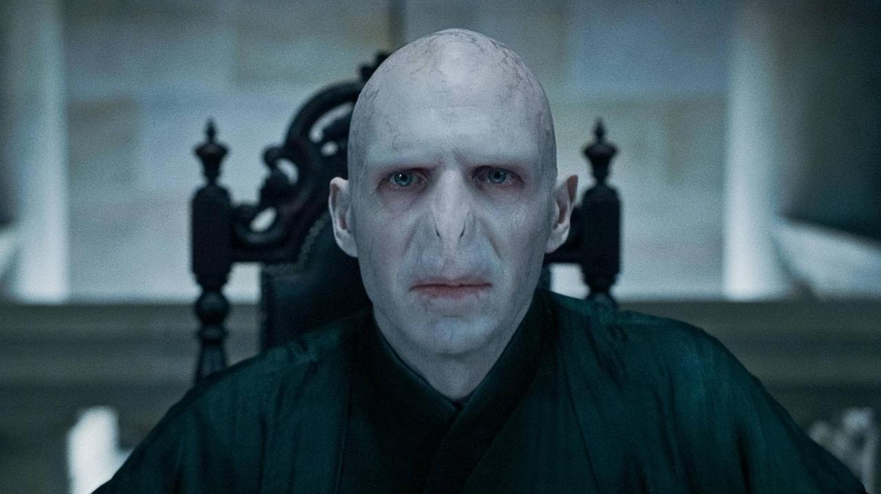 Der Schauspieler Ralph Fiennes in der Rolle des Lord Voldemort in der Harry-Potter-Reihe. Der Schauspieler Ralph Fiennes in der Rolle des Lord Voldemort in der Harry-Potter-Reihe.