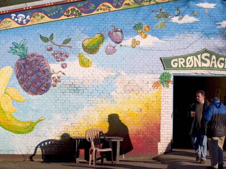 Buntes Früchte-Graffiti in Christiania, der alternativen Siedlung von Kopenhagen