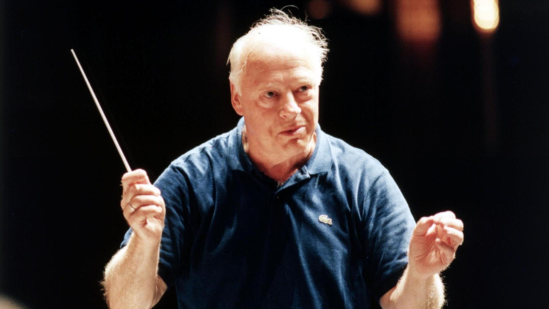 Der im Oktober 2021 verstorbene Dirigent Bernard Haitink bei einer Orchesterprobe, 1997. Der im Oktober 2021 verstorbene Dirigent Bernard Haitink bei einer Orchesterprobe, 1997.