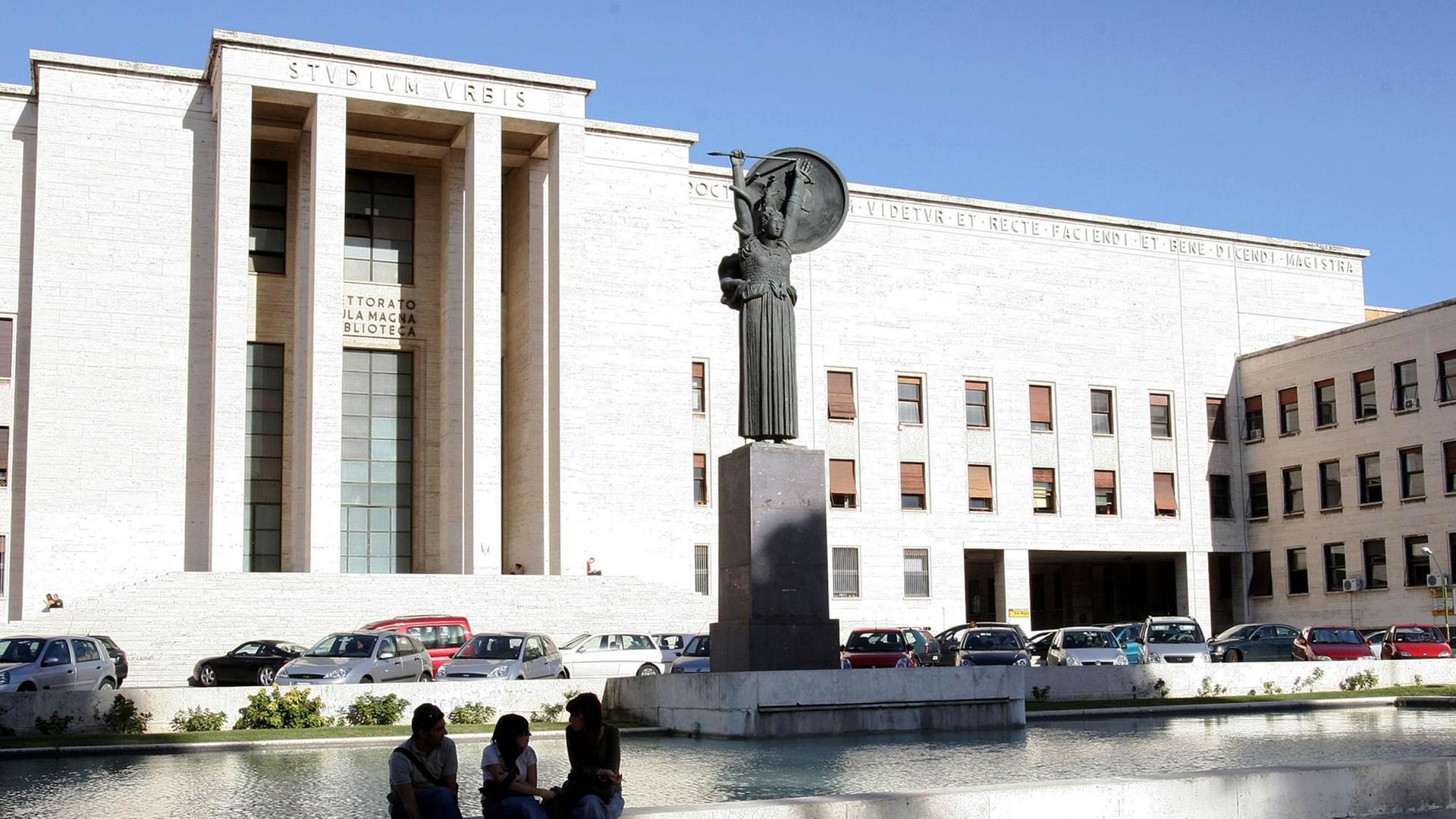 Hauptgebäude der Universität La Sapienza in Rom Hauptgebäude der Universität La Sapienza in Rom