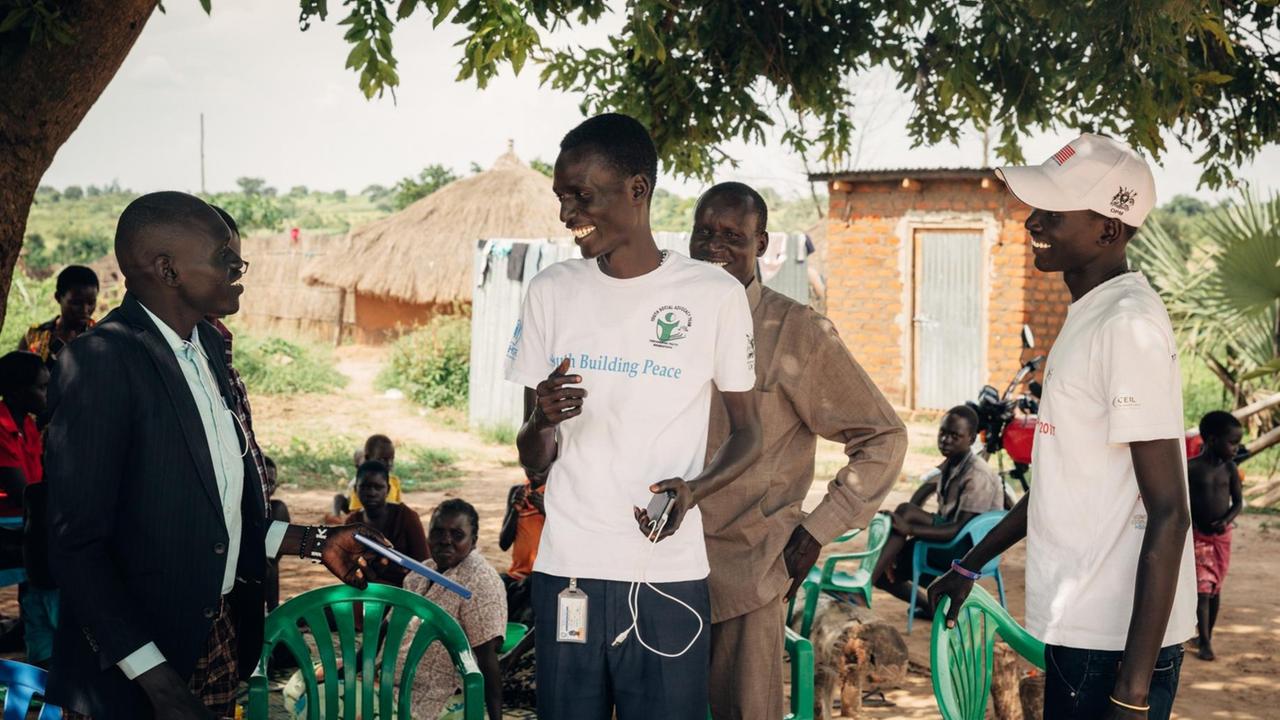John Jal, Südsudanese von der Youth for Peace, im Flüchtlingslager in Uganda, September 2017 John Jal, Südsudanese von der Youth for Peace, im Flüchtlingslager in Uganda, September 2017