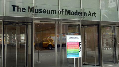 Im New Yorker MoMA sind die Werke von Isa Genzken zu sehen. 