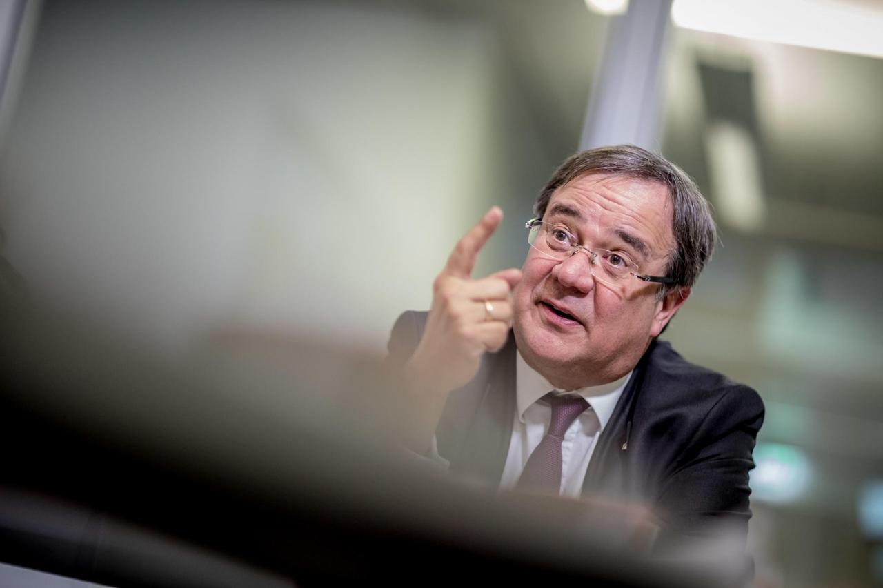 Armin Laschet (CDU), Ministerpräsident von Nordrhein-Westfalen und Vizevorsitzender der CDU, aufgenommen bei einem dpa-Interview. Armin Laschet (CDU), Ministerpräsident von Nordrhein-Westfalen und Vizevorsitzender der CDU, aufgenommen bei einem dpa-Interview.