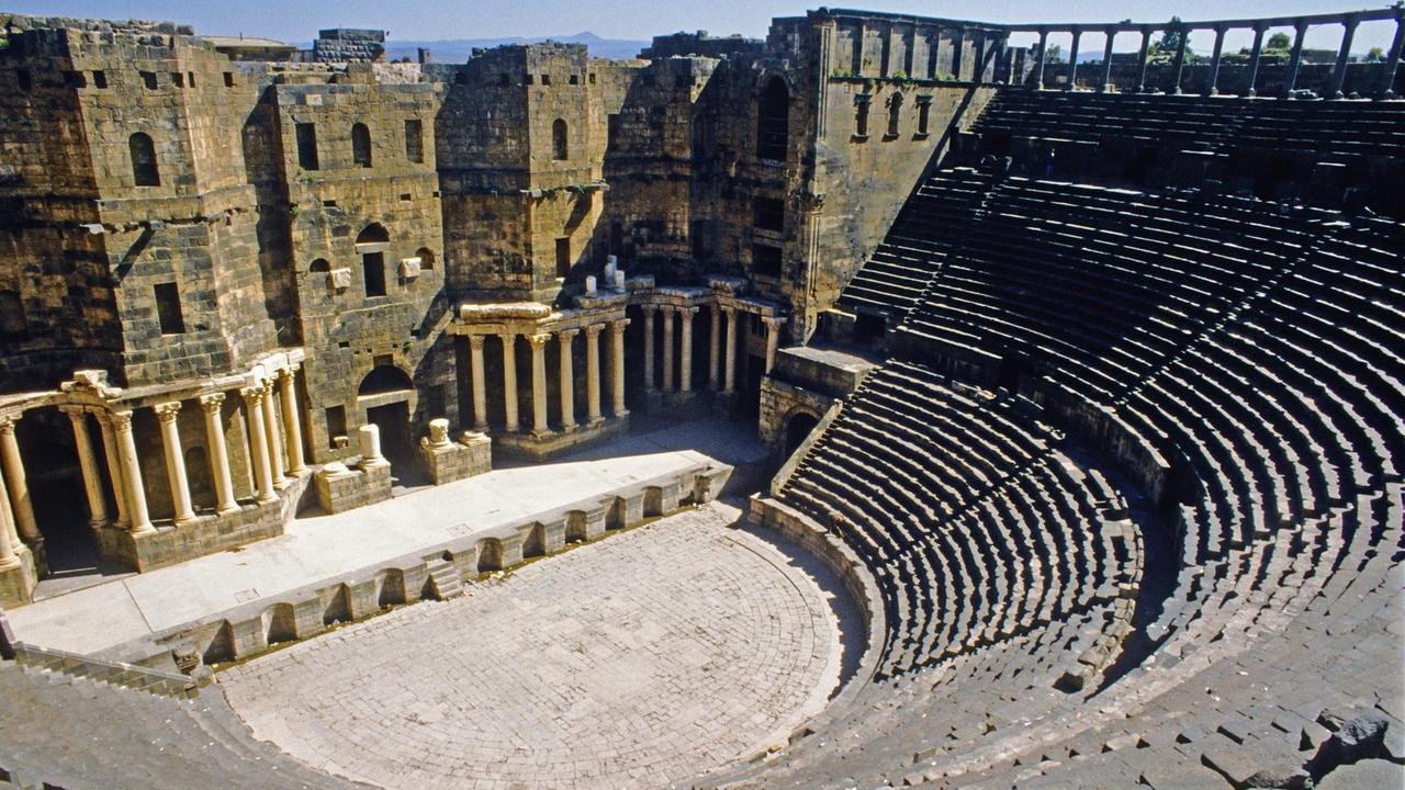 Blick in das Amphitheater der südsyrischen Stadt Bosra, undatierte Aufnahme aus dem Jahr 1989. Blick in das Amphitheater der südsyrischen Stadt Bosra, undatierte Aufnahme aus dem Jahr 1989.
