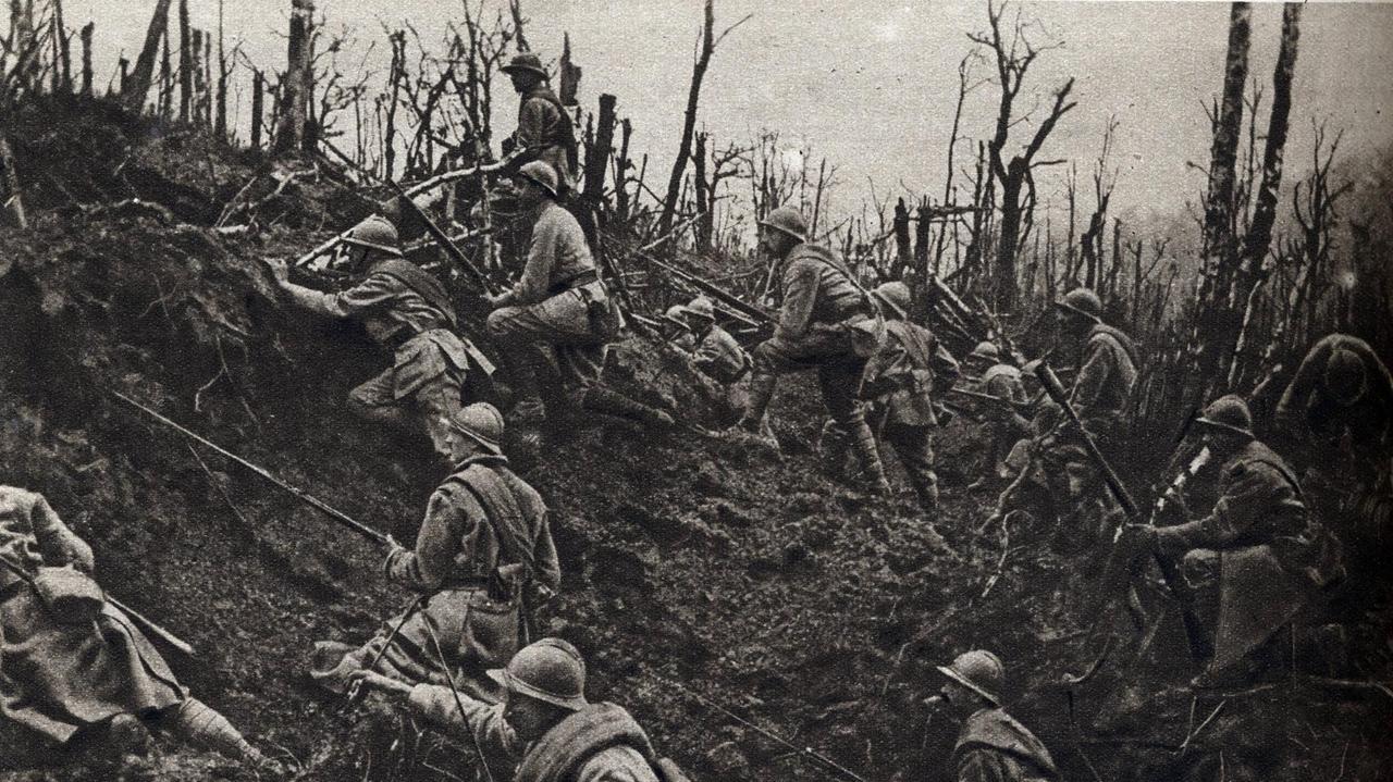 Der französische Infanterie-Angriff auf den Mont des Mones in Picardie (Chemin des Dames) im Rahmen der Nivelle-Offensive im Frühjahr 1917
