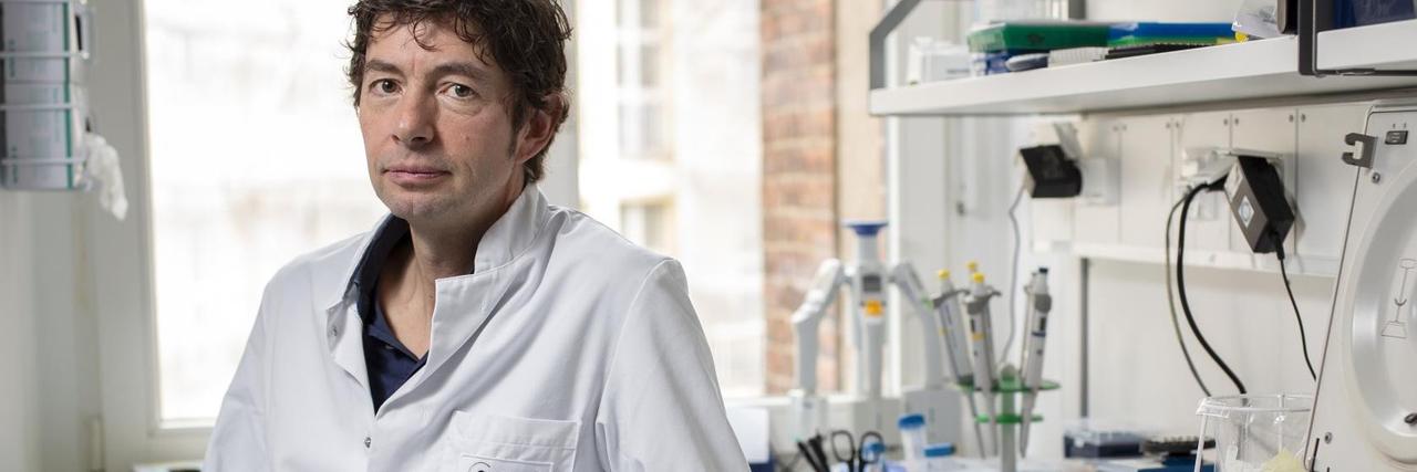 Prof. Dr. Christian Drosten, Leiter des Instituts fuer Virologie der Charite Berlin, am 29.01.2020 in einem der Labore im Institut für Virologie. Prof. Dr. Christian Drosten, Leiter des Instituts fuer Virologie der Charite Berlin, am 29.01.2020 in einem der Labore im Institut für Virologie.
