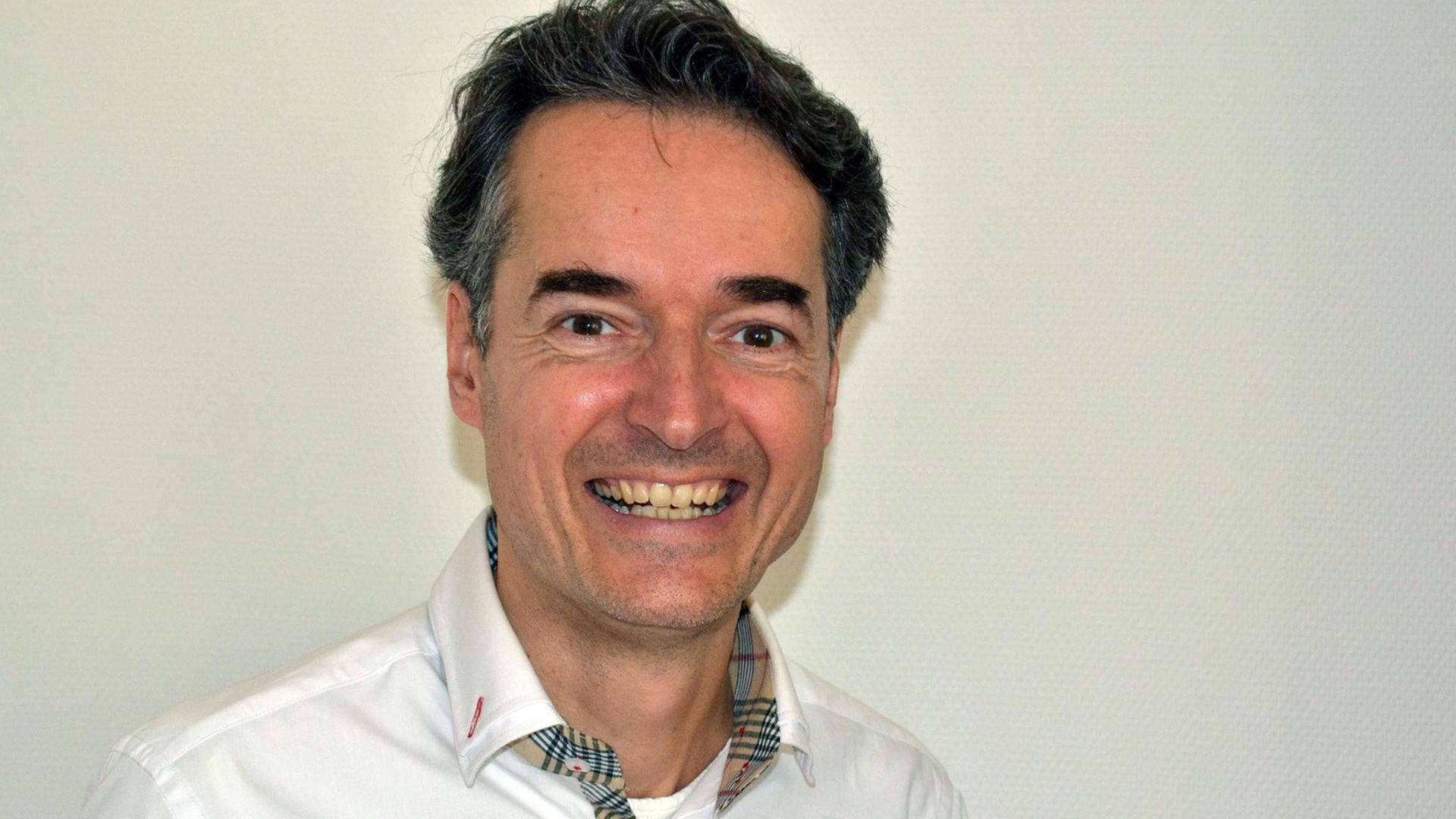 Alexander Mitsch (CDU), Beisitzer im CDU Kreisvorstand im Kreisverband Rhein-Neckar (Baden-Württemberg), lächelt. Alexander Mitsch (CDU), Beisitzer im CDU Kreisvorstand im Kreisverband Rhein-Neckar (Baden-Württemberg), lächelt.