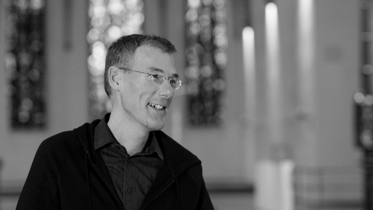 Bernd Mönkebüscher ist katholischer Priester in Hamm. Im Sommer 2019 erschien sein Buch "Unverschämt katholisch sein". Darin schreibt er unter anderem über seine Homosexualität.