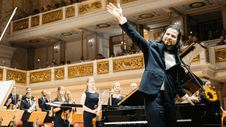 Der Pianist Andrejs Osokins bei einem Gastspiel des Lettischen Nationalorchesters im Berliner Konzerthaus im Frühjahr 2018 Der Pianist Andrejs Osokins bei einem Gastspiel des Lettischen Nationalorchesters im Berliner Konzerthaus im Frühjahr 2018