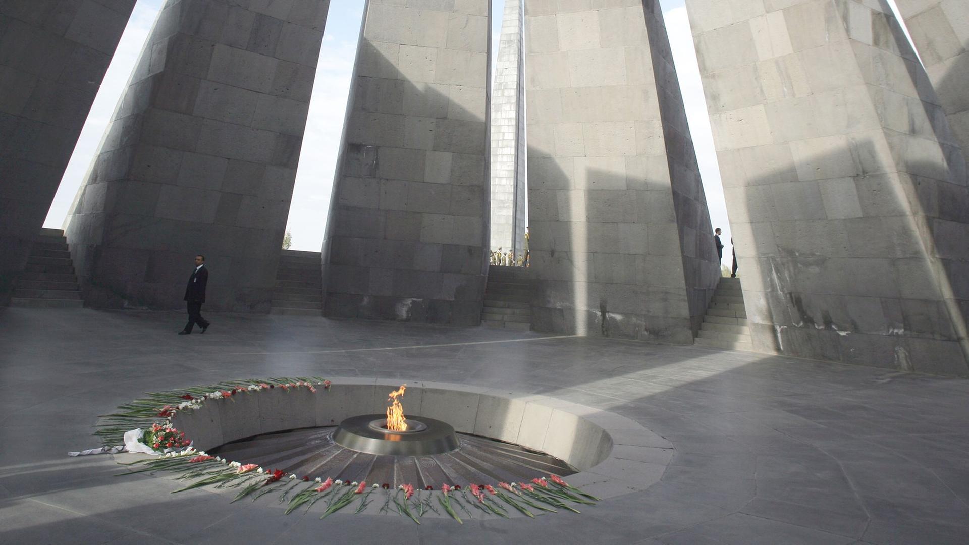 Gedenkstätte an den Völkermord an den Armeniern in Jerewan, Hauptstadt von Armenien Gedenkstätte an den Völkermord an den Armeniern in Jerewan, Hauptstadt von Armenien