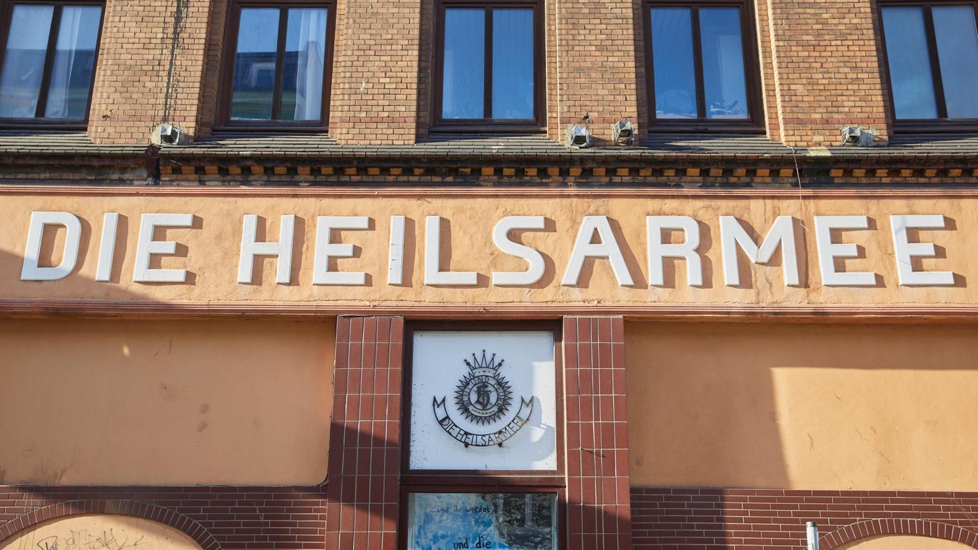Das Haus der Heilsarmee in der Talstraße auf St. Pauli. Das Haus der Heilsarmee in der Talstraße auf St. Pauli.