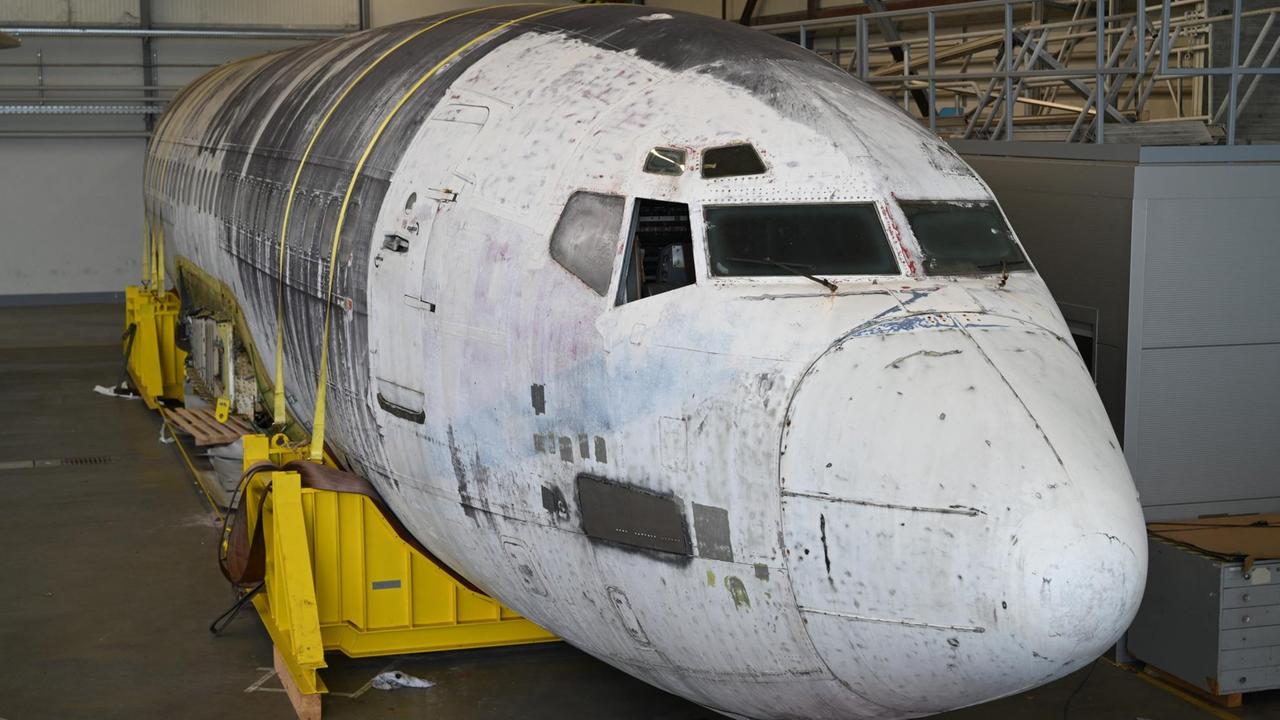 Die Lufthansa-Maschine "Landshut" steht im Bodensee-Airport in einem Hangar des Dornier Museums. Die Lufthansa-Maschine "Landshut" steht im Bodensee-Airport in einem Hangar des Dornier Museums.