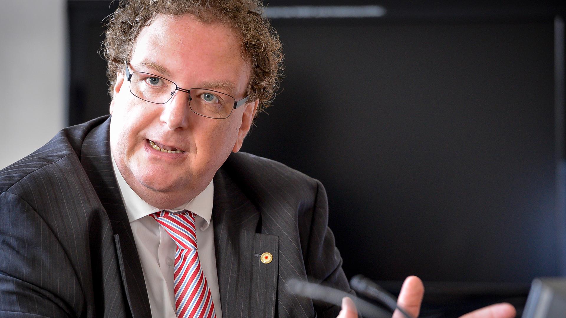Der Geschäftsführer der Deutschen Kulturrates, Olaf Zimmermann, zu Gast im Deutschlandradio Kultur. Der Geschäftsführer der Deutschen Kulturrates, Olaf Zimmermann, zu Gast im Deutschlandradio Kultur.