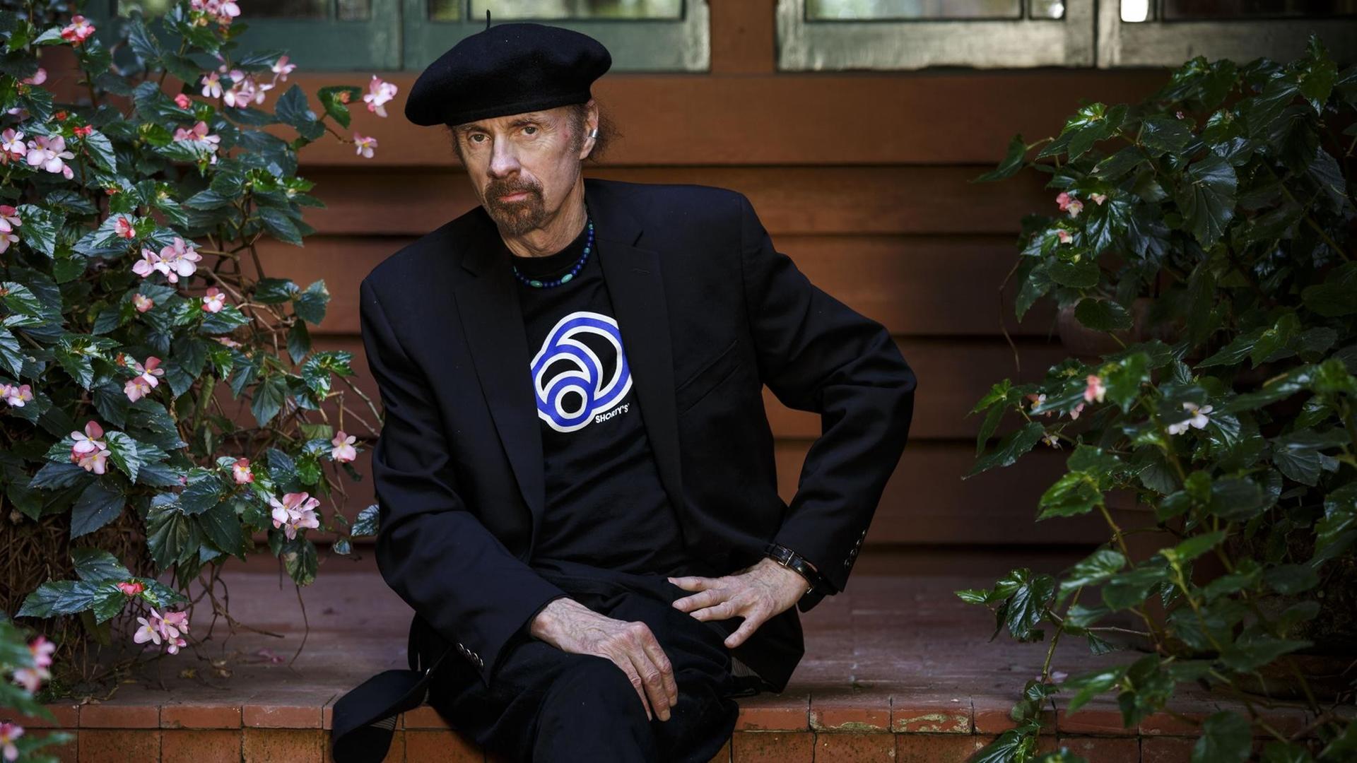 Porträt von T.C. Boyle in seinem Haus in Montecito, Kalifornien. Porträt von T.C. Boyle in seinem Haus in Montecito, Kalifornien.