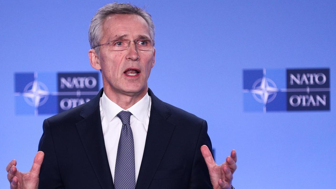 Jens Stoltenberg vor Pressevertretern in Brüssel am 6. Januar 2020 Jens Stoltenberg vor Pressevertretern in Brüssel am 6. Januar 2020
