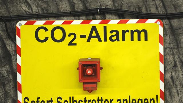 Warnschild für CO2-Alarm im Kaliwerk Werra am Standort Hera bei Philippsthal (Hessen)