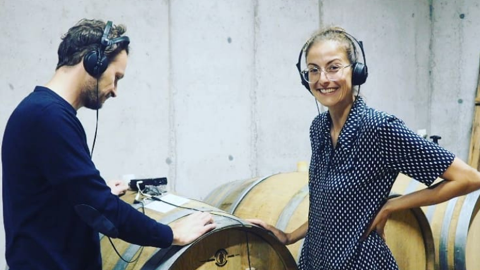 Nicolas Perret und Silvia Ploner mit Kopfhörern Nicolas Perret und Silvia Ploner mit Kopfhörern