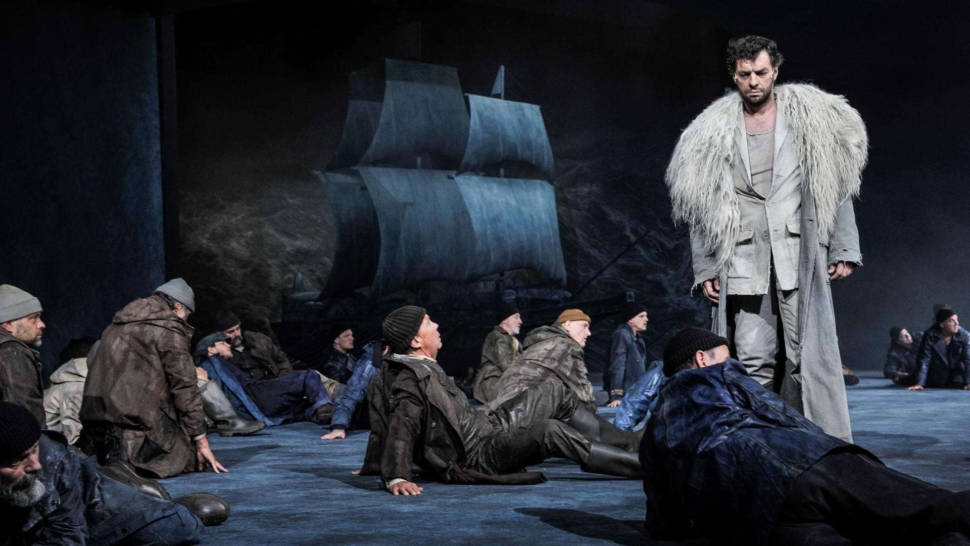 Das undatierte Probenfoto zeigt eine Szene aus dem Stück "Der fliegende Holländer", das am 30.06.2017 im Passionstheater in Oberammergau (Bayern) aufgeführt wird. Das undatierte Probenfoto zeigt eine Szene aus dem Stück "Der fliegende Holländer", das am 30.06.2017 im Passionstheater in Oberammergau (Bayern) aufgeführt wird.