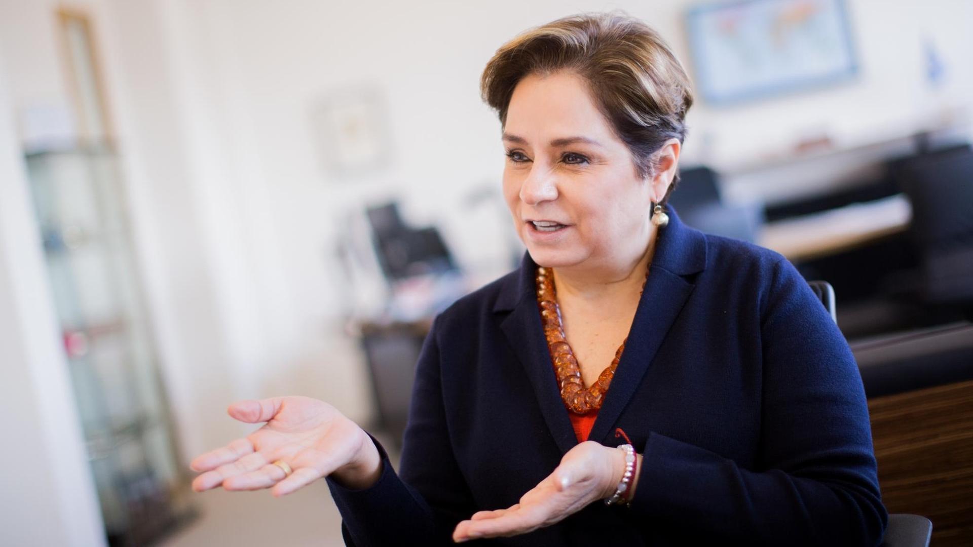 Die Generalsekretärin des UN-Klimasekretariats, Patricia Espinosa Cantellano, aufgenommen am 26.01.2017 in ihrem Büro auf dem UN-Campus in Bonn (Nordrhein-Westfalen) Die Generalsekretärin des UN-Klimasekretariats, Patricia Espinosa Cantellano, aufgenommen am 26.01.2017 in ihrem Büro auf dem UN-Campus in Bonn (Nordrhein-Westfalen)