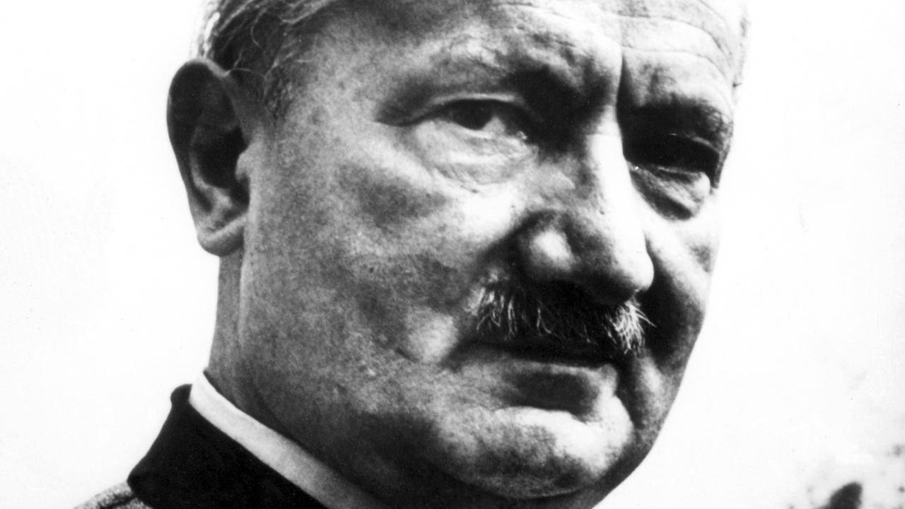 Martin Heidegger Martin Heidegger
