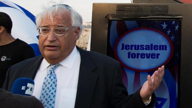 Trump's Israel-Berater David Friedman und Marc Zell, Vorsitzender der Auslands-Republikanrt in Israel (rechts), geben Interviews während einer Wahlkampf-Veranstaltung mit dem Titel "Für immer Jerusalem" in der Jerusalemer Altstadt.