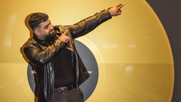 Der Rapper Azzi Memo. Der Rapper Azzi Memo.