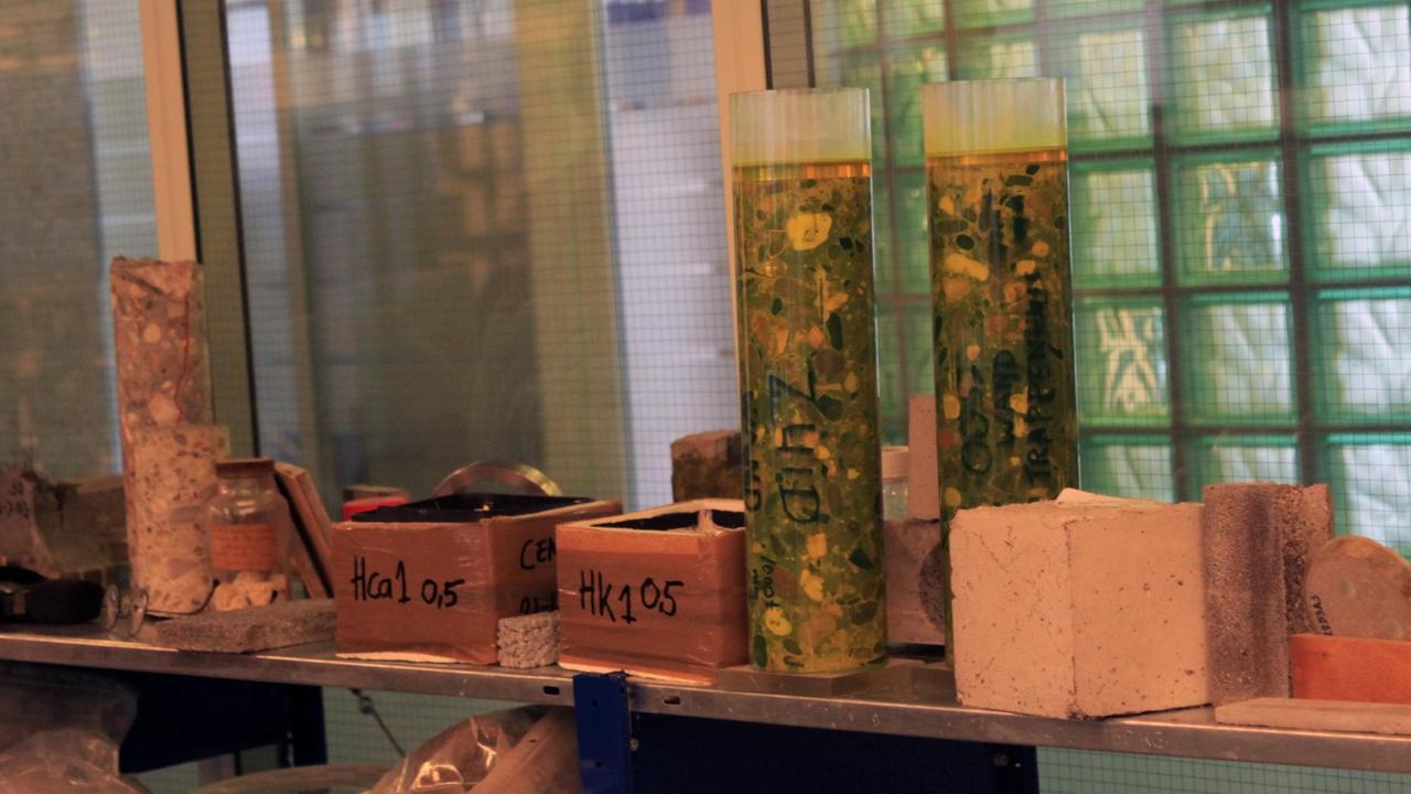 Sandproben im Microlab der TU Delft Sandproben im Microlab der TU Delft