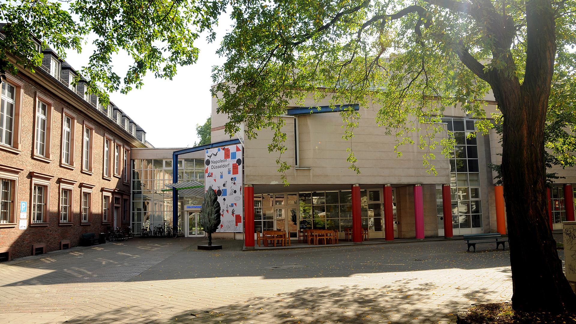 Das Stadtmuseum in der Düsseldorfer Altstadt. Das Stadtmuseum in der Düsseldorfer Altstadt.
