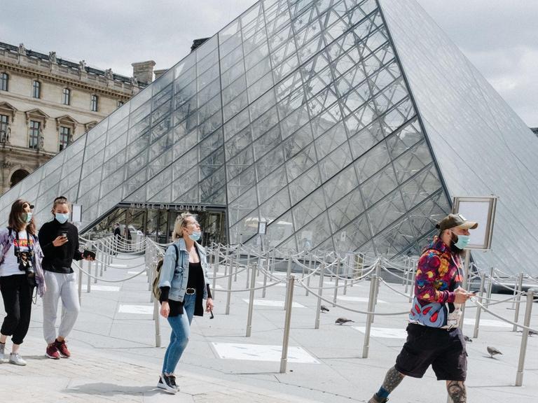 Der Louvre in Paris ist wieder geöffnet, 2020.