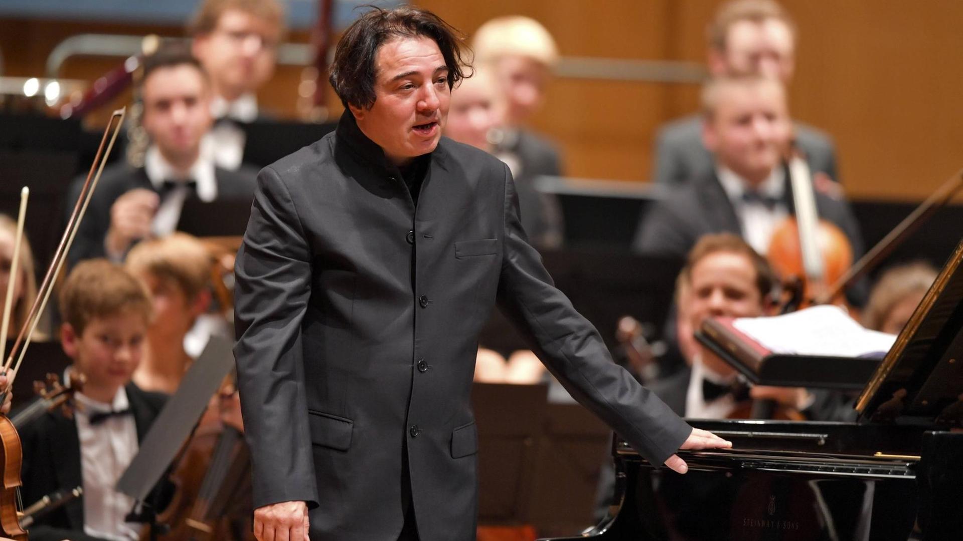 Der Pianist Fazil Say bei einem Konzert in Bad Wörishofen. Der Pianist Fazil Say bei einem Konzert in Bad Wörishofen.