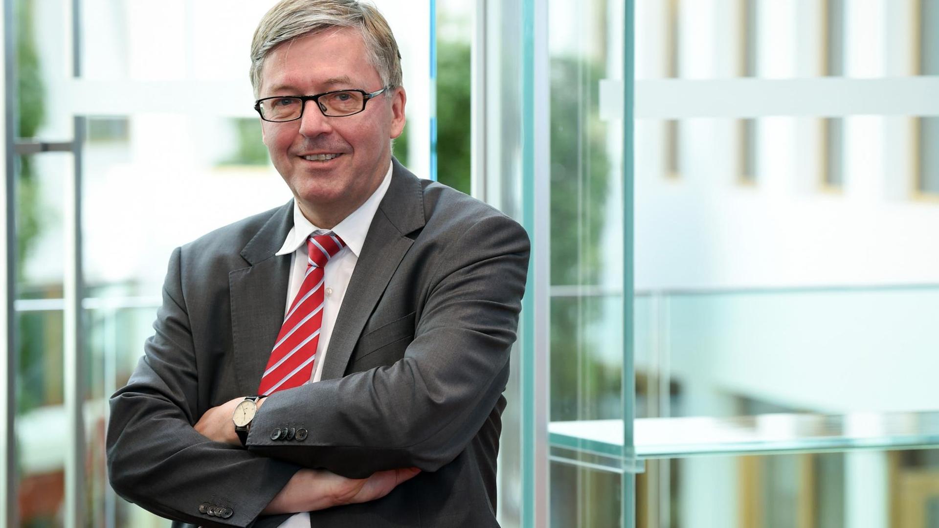 Der Wehrbeauftragte des Bundestages, Hans-Peter Bartels (SPD). Der Wehrbeauftragte des Bundestages, Hans-Peter Bartels (SPD).