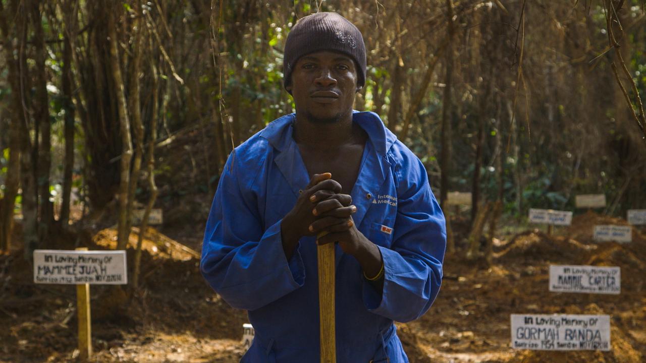 Totengräber Smith Zane aus Liberia. Totengräber Smith Zane aus Liberia.