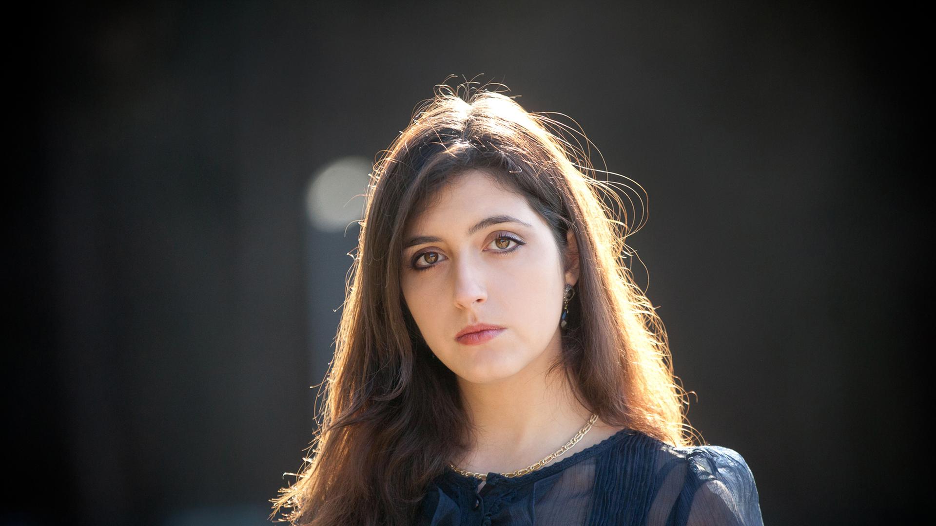 Ein Porträt der Pianistin Sophie Pacini. Ein Porträt der Pianistin Sophie Pacini.