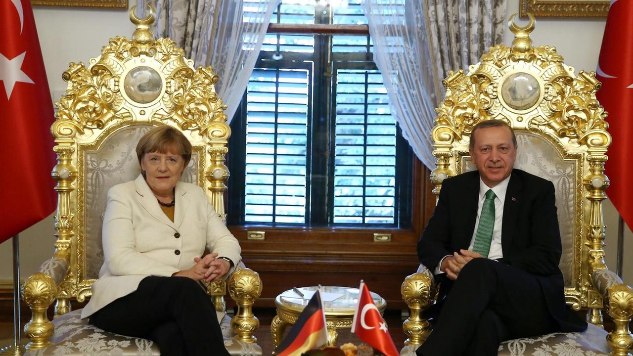 Bundeskanzlerin Merkel und der türkische Präsident Erdogan in Istanbul.