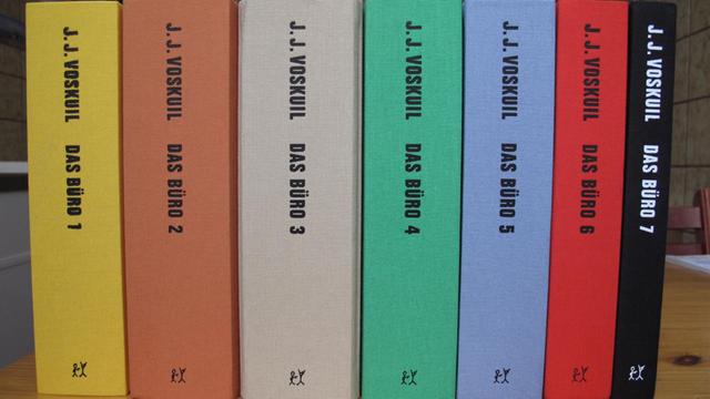 Die "Büro"-Romanteile von J.J. Voskuil. Erschienen sind sie im Verbrecher-Verlag.
