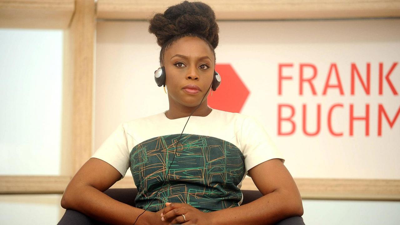 Schriftstellerin Chimamanda Ngozi Adichie am 09.10.2018 auf der Frankfurter Buchmesse. Schriftstellerin Chimamanda Ngozi Adichie am 09.10.2018 auf der Frankfurter Buchmesse.