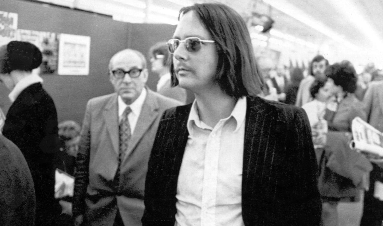 Der österreichische Schriftsteller Peter Handke am 14. Oktober 1973 auf der Frankfurter Buchmesse. Der österreichische Schriftsteller Peter Handke am 14. Oktober 1973 auf der Frankfurter Buchmesse.